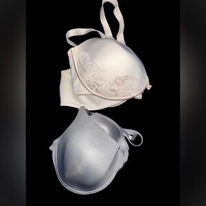 Bundle of 2 Bras: Vanity Fair (42C) & Jessica Simpson (40C) Underwire Support